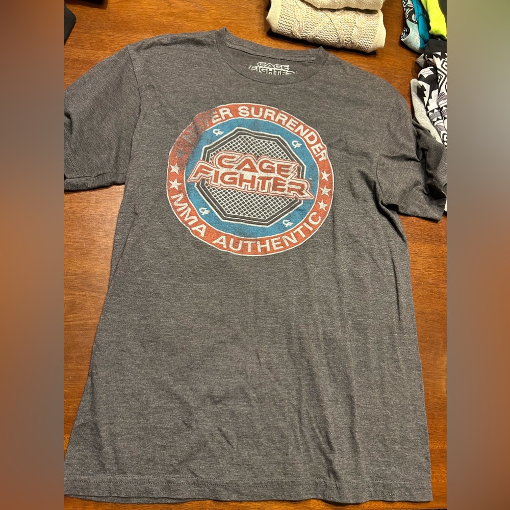 Cage fighter tee size small